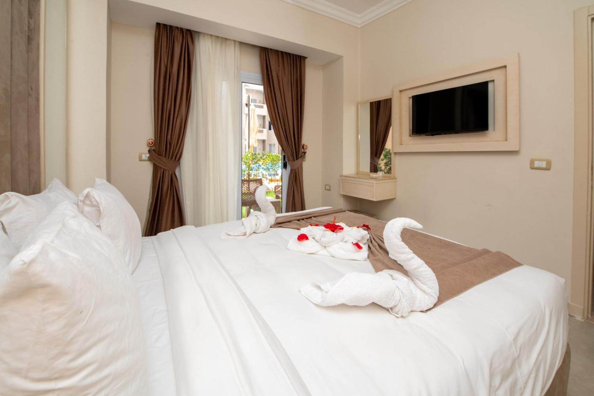 Marom Port Said Resort & Beach Экстерьер фото